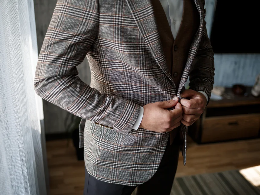 Morphologie et coupe de vêtements bien ajustés pour homme